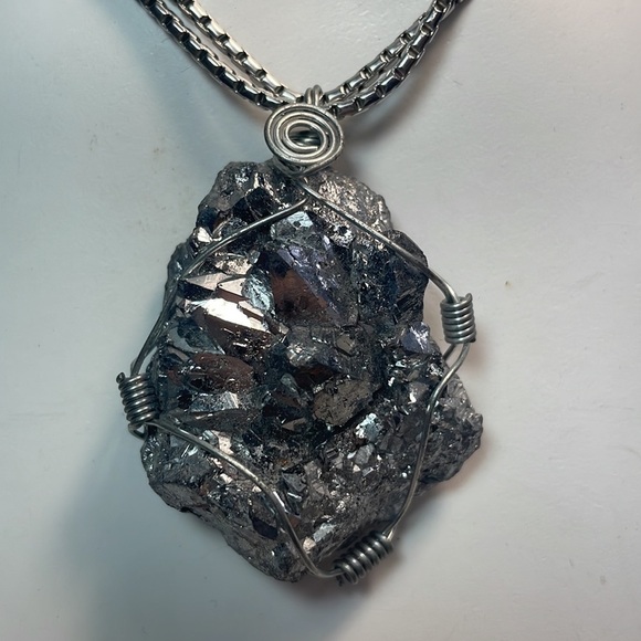 Pyrite Stone Crystal Pendant Necklace - Picture 4 of 5